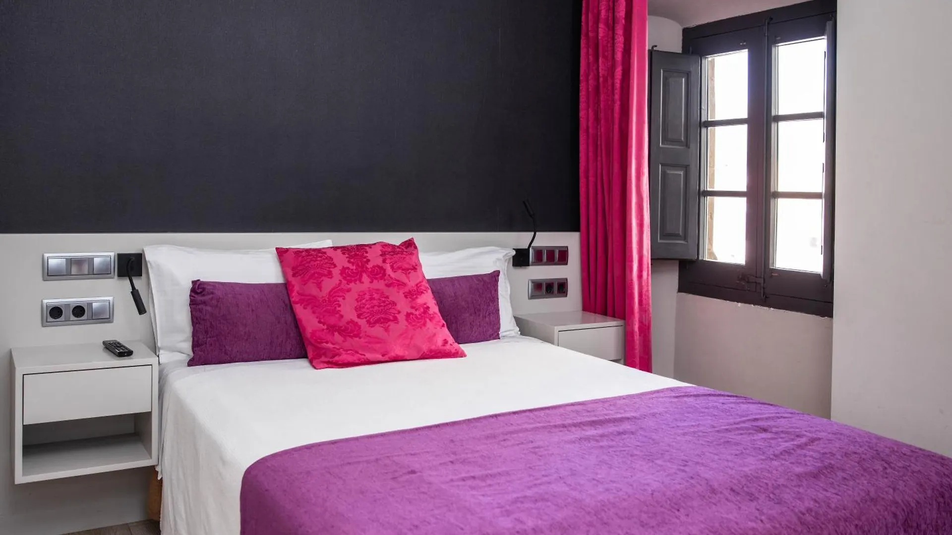 **** Hotel Rvhotels Palau Lo Mirador Torroella De Montgri Spain