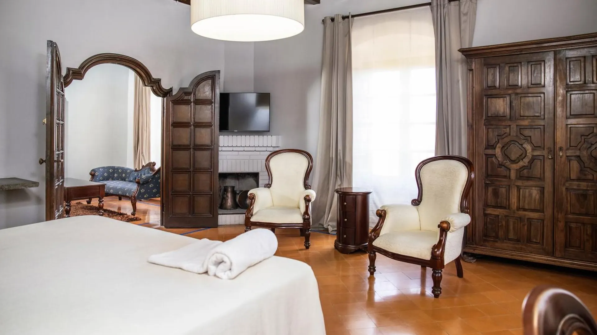 Rvhotels Palau Lo Mirador Torroella De Montgri Spain
